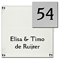 Plexiglas naambord met RVS huisnummer van 20 x 20 cm