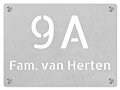 Naambord rvs met uitgesneden tekst