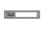 Zelfklevende kunststof naamplaathouder 120x30mm met gegraveerd huisnummer, naamplaatje inschuifbaar via zijkant - zilver rvslook