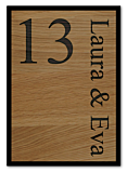 Naambord voordeur hout van teakhout gegraveerd met mat zwarte achterplaat 17 x 24 cm