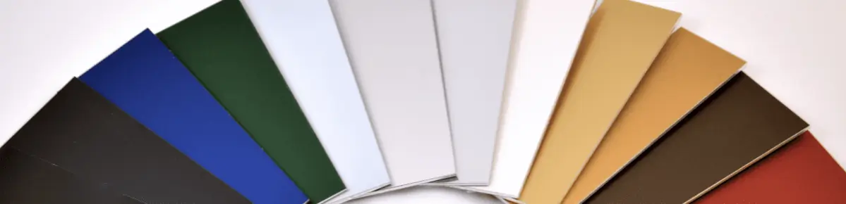 Blanco naamborden en naamplaatjes